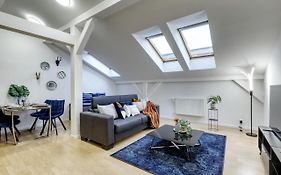 Spacious Old Town Loft For 6